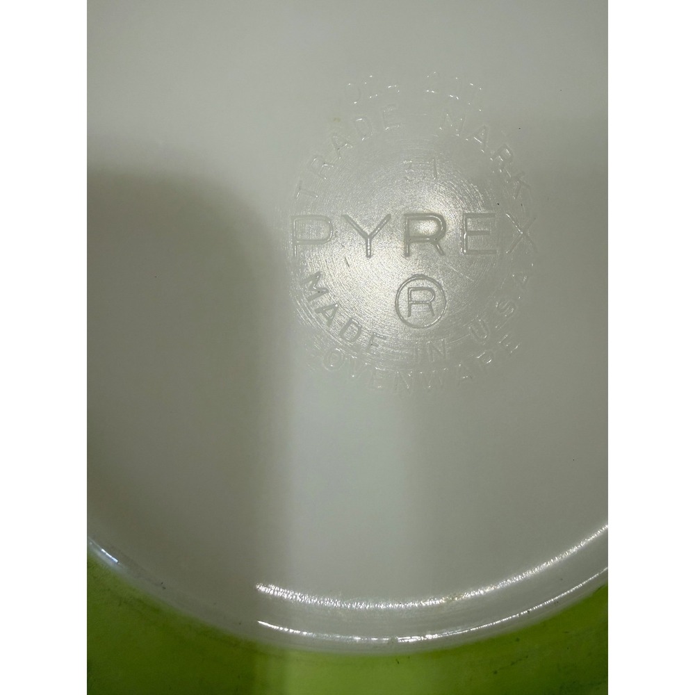 PYREX 024 - VTG Casserole Bowl Lime Green Milk Glass - Made in USA - 2qt - 9" - Picture 11 of 12